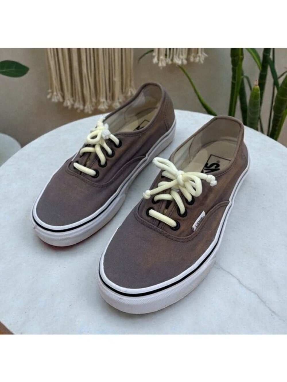 Vans Women's Size 6.5 Lace Up Canvas Sneakers Gray